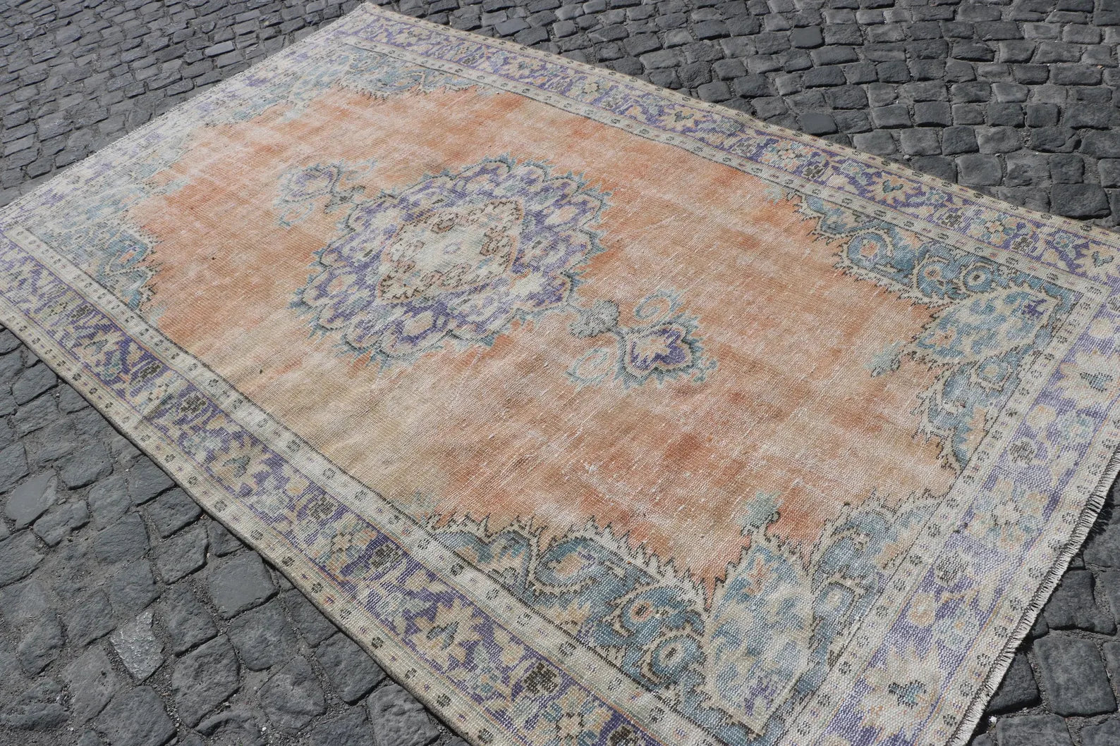 XL Vintage Turkish Accent Area rug 5.9 x 9.8 ft