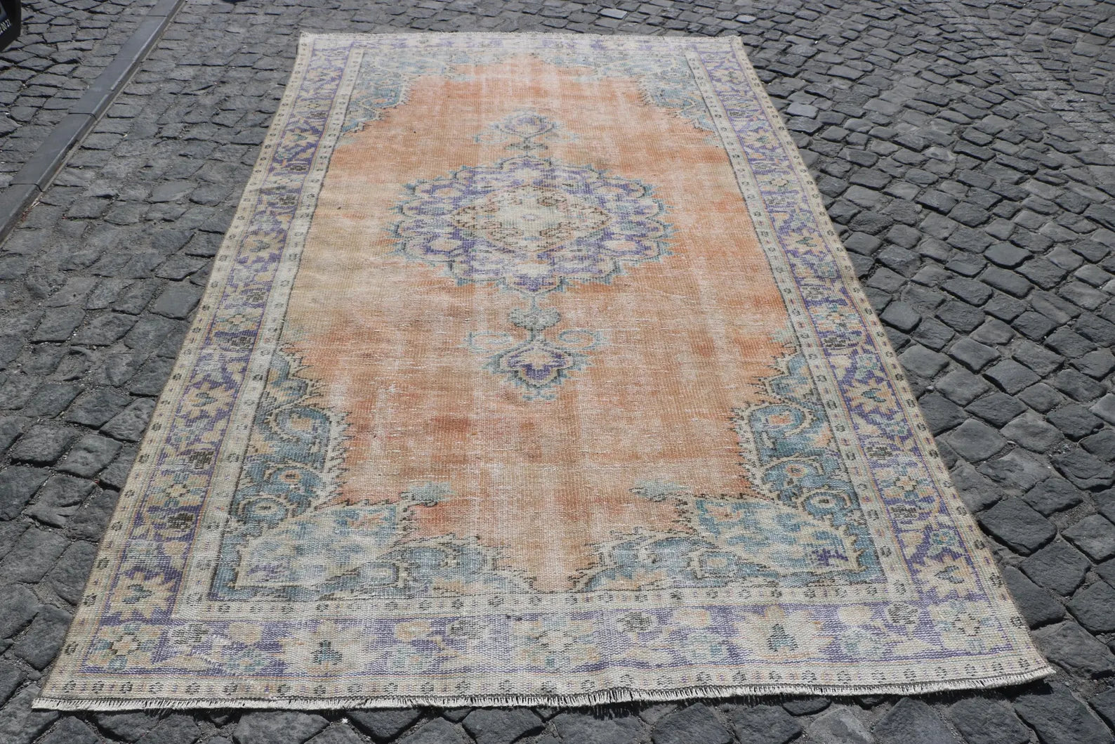 XL Vintage Turkish Accent Area rug 5.9 x 9.8 ft