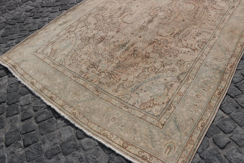 XL Vintage Turkish Accent Area Rug 6.6 x 9.4 ft