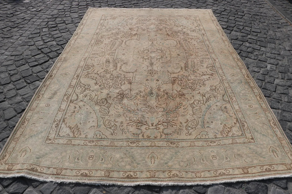 XL Vintage Turkish Accent Area Rug 6.6 x 9.4 ft