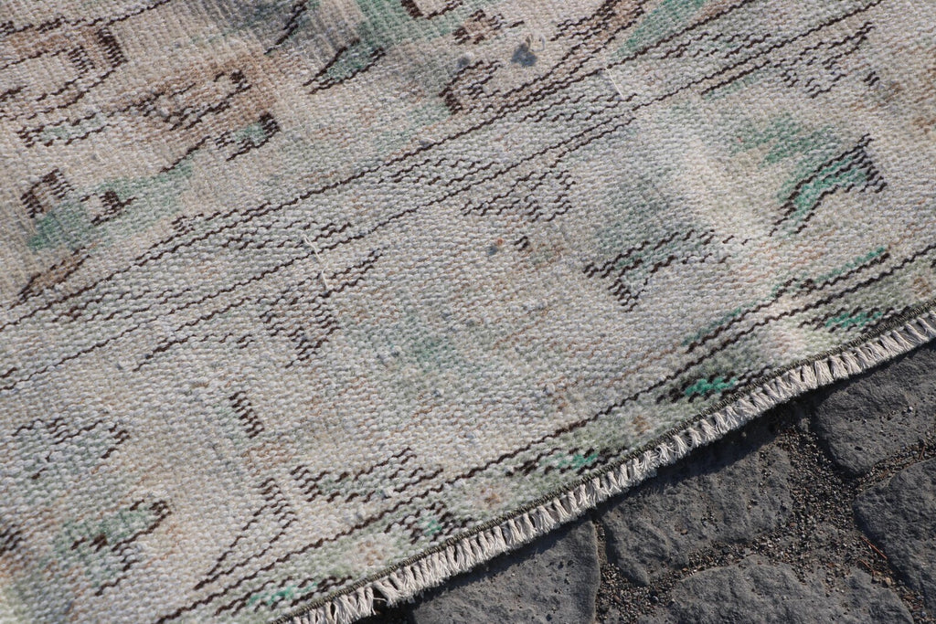 XL Vintage Turkish Accent Area rug 5.8 x 9.6 ft