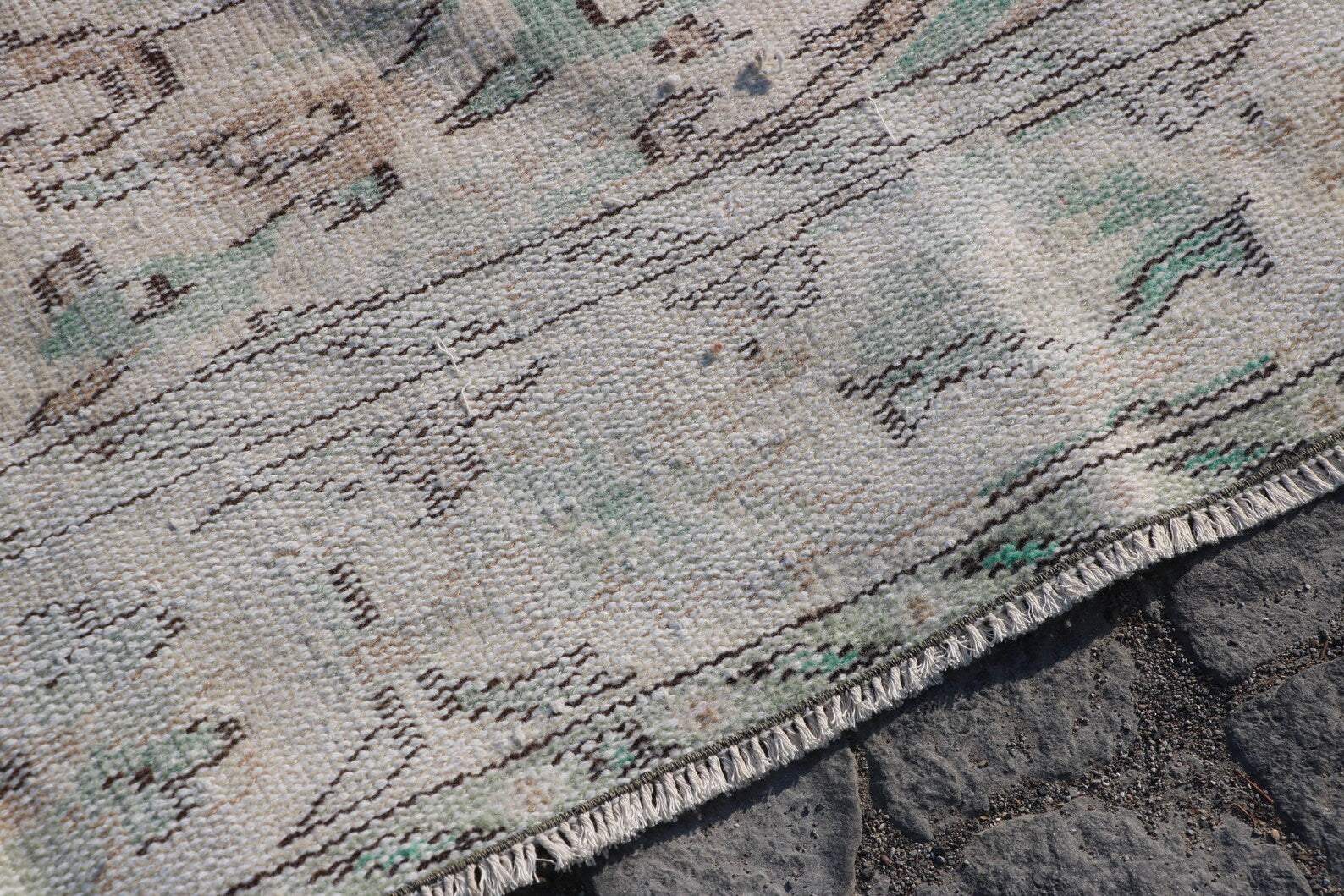 XL Vintage Turkish Accent Area rug 5.8 x 9.6 ft