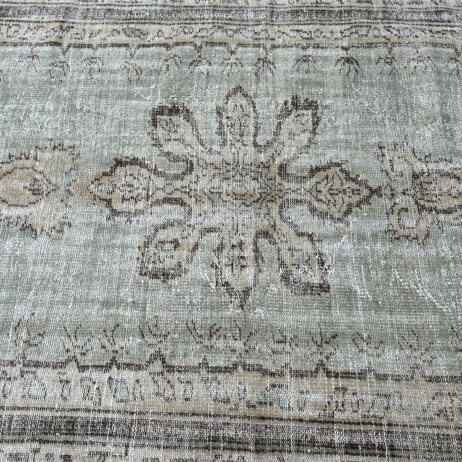 Vintage Turkish Accent Area rug 4.9 x 8.4 ft