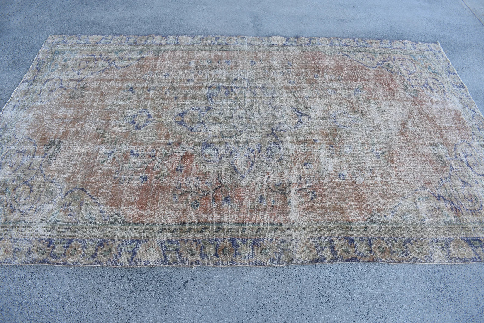 Vintage Turkish Accent Area rug 4.8 x 7.9 ft