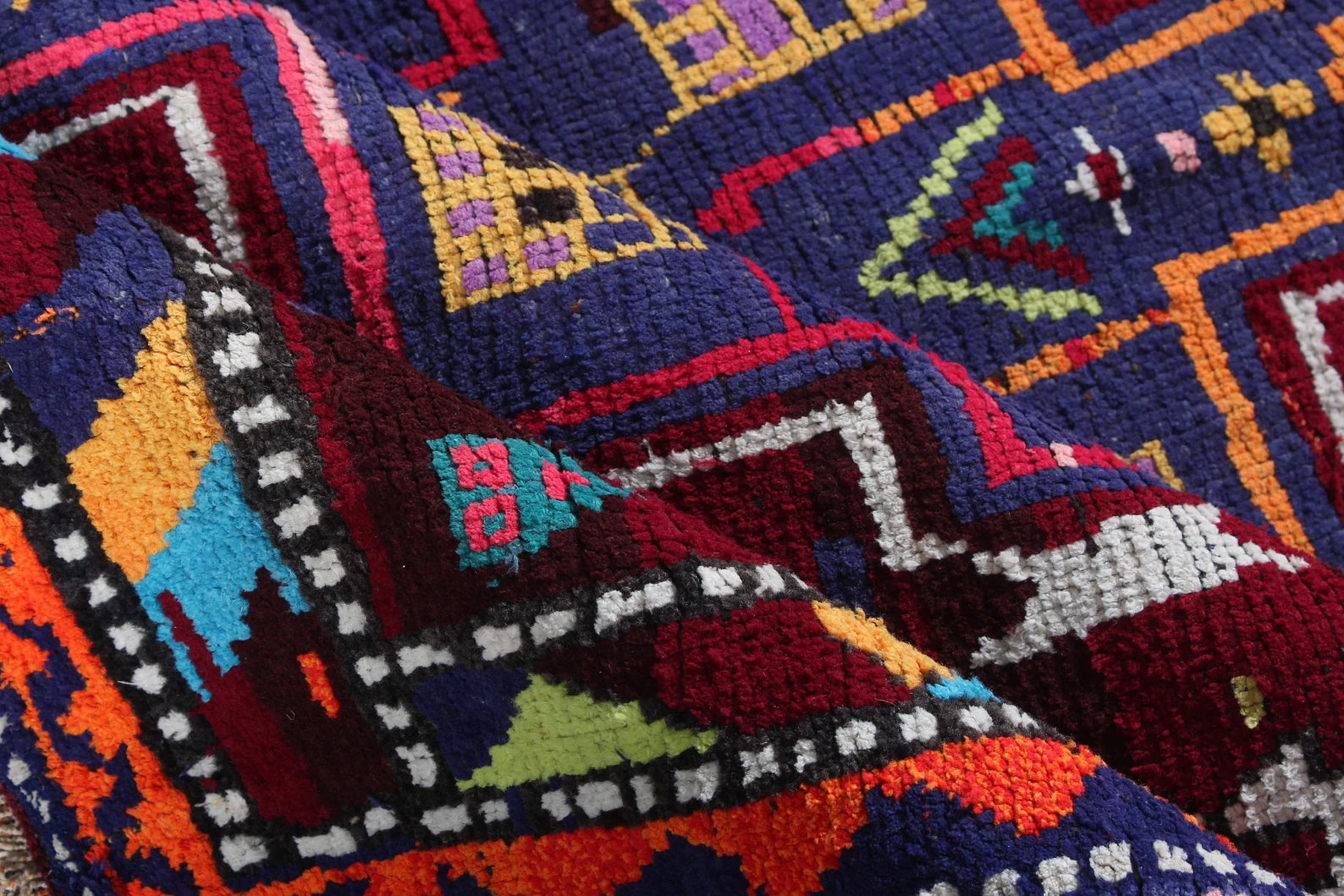 Vintage Turkish Accent Area rug 3.8 x 7.9 ft