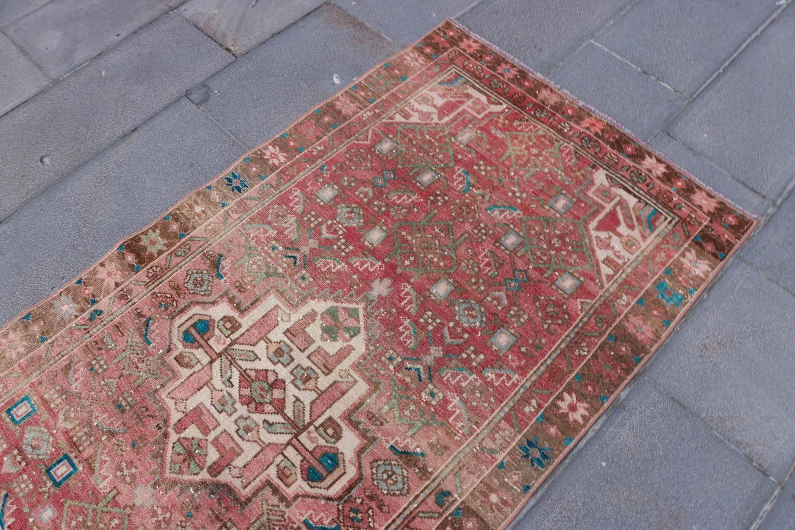 Vintage Persian Accent Area rug 3.2 x 6.2 ft