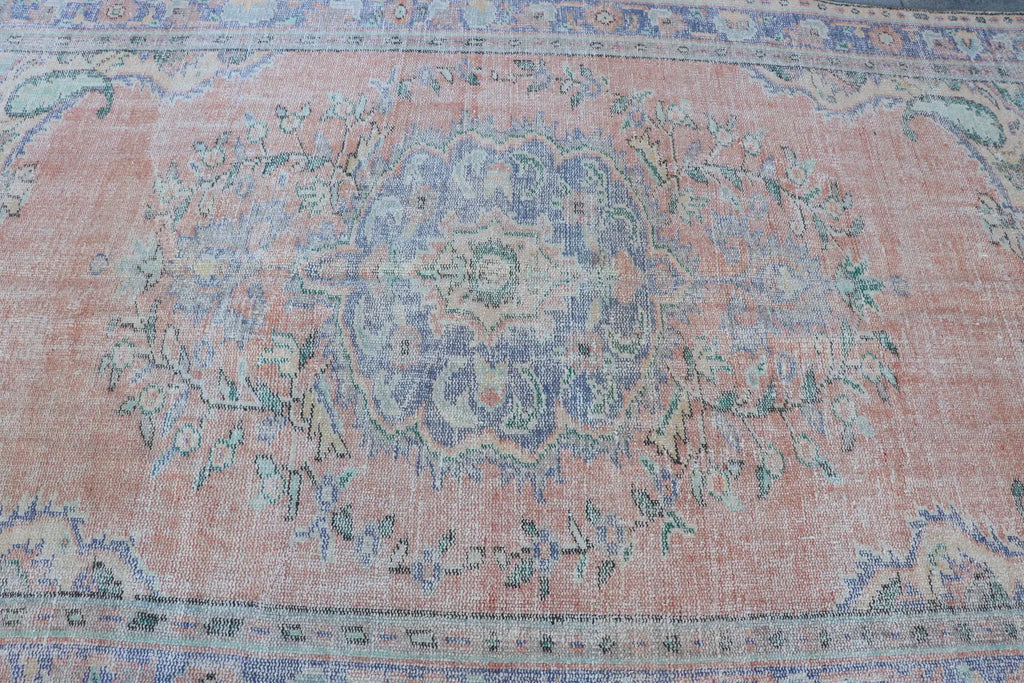 XL Vintage Turkish Accent Area rug 5.6 x 9.2 ft