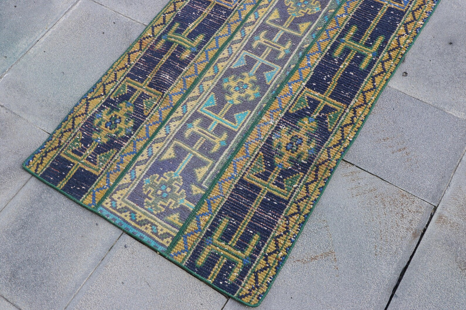 Vintage Turkish Accent Area rug 2.3 x 5.3 ft