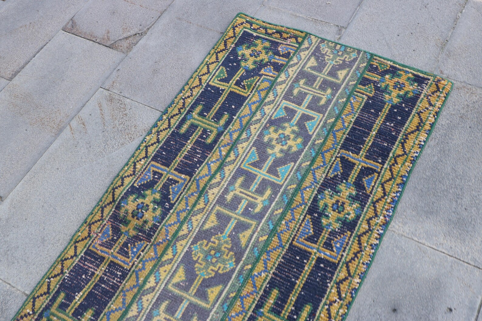 Vintage Turkish Accent Area rug 2.3 x 5.3 ft