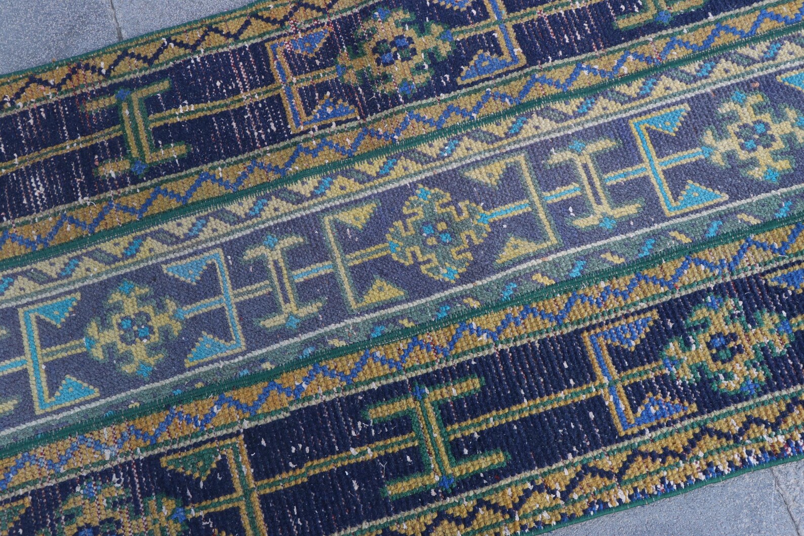 Vintage Turkish Accent Area rug 2.3 x 5.3 ft