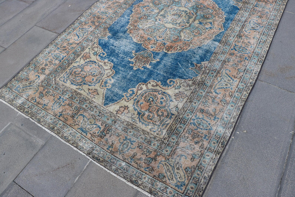 XL Vintage Turkish Accent Area Rug 4.9 x 8.4 ft