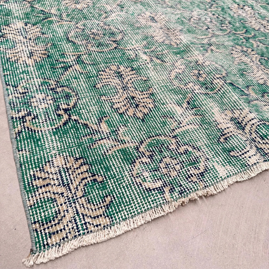 Vintage Turkish Accent Area Rug 4.1 x 8.7 ft