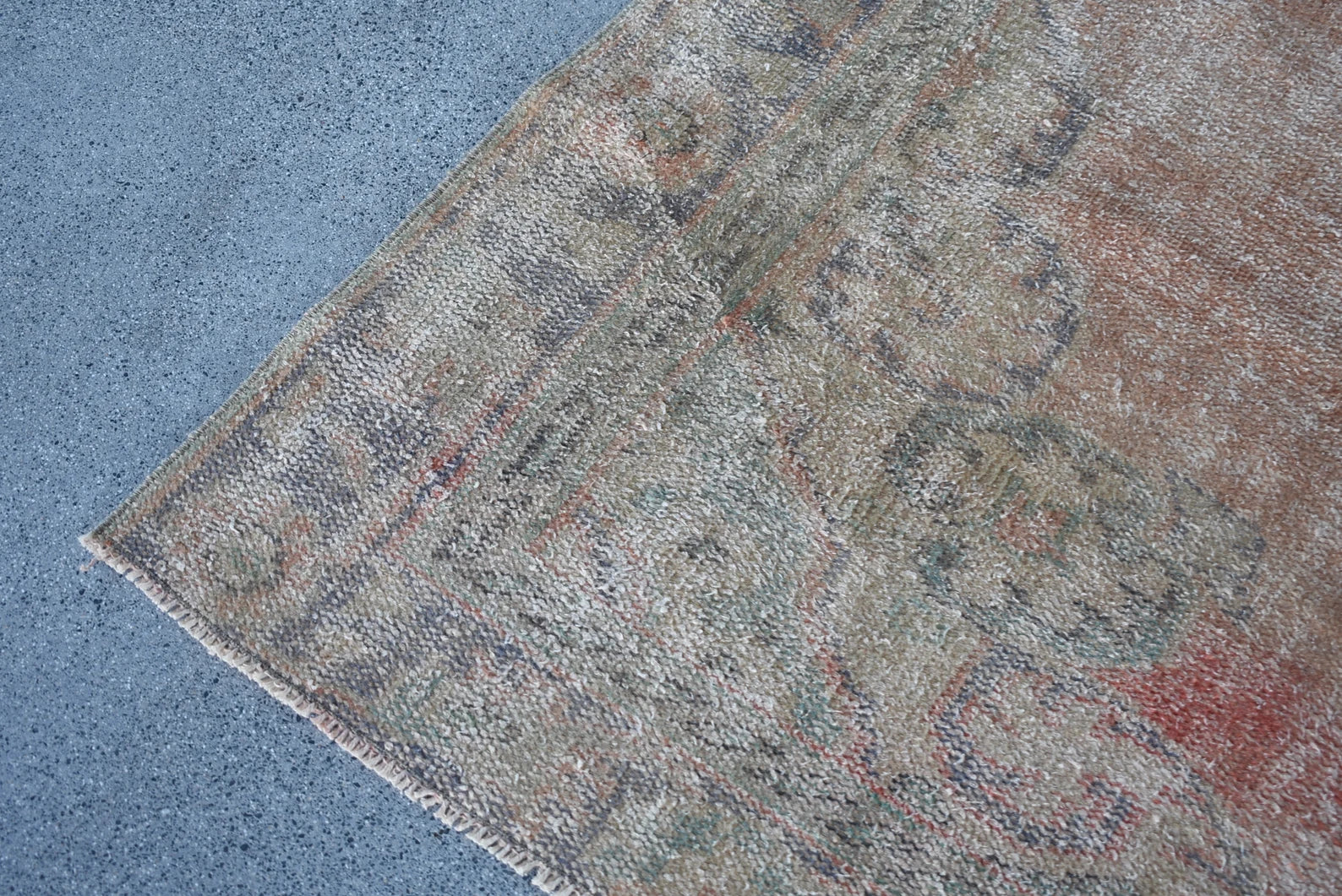 XL Vintage Turkish Accent Area Rug 5.3 x 8.8 ft