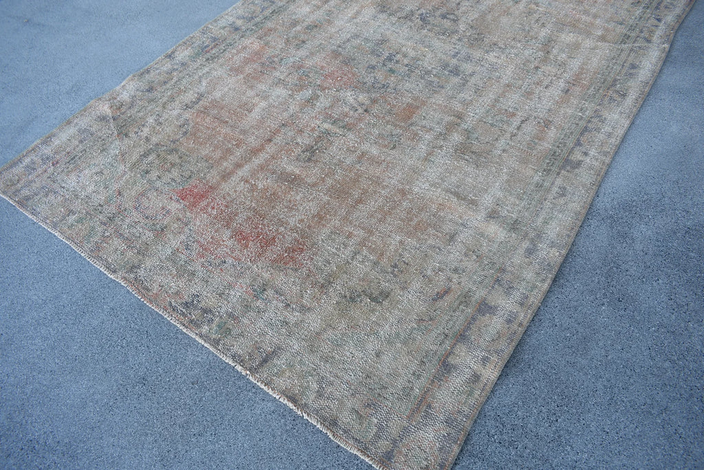 XL Vintage Turkish Accent Area Rug 5.3 x 8.8 ft