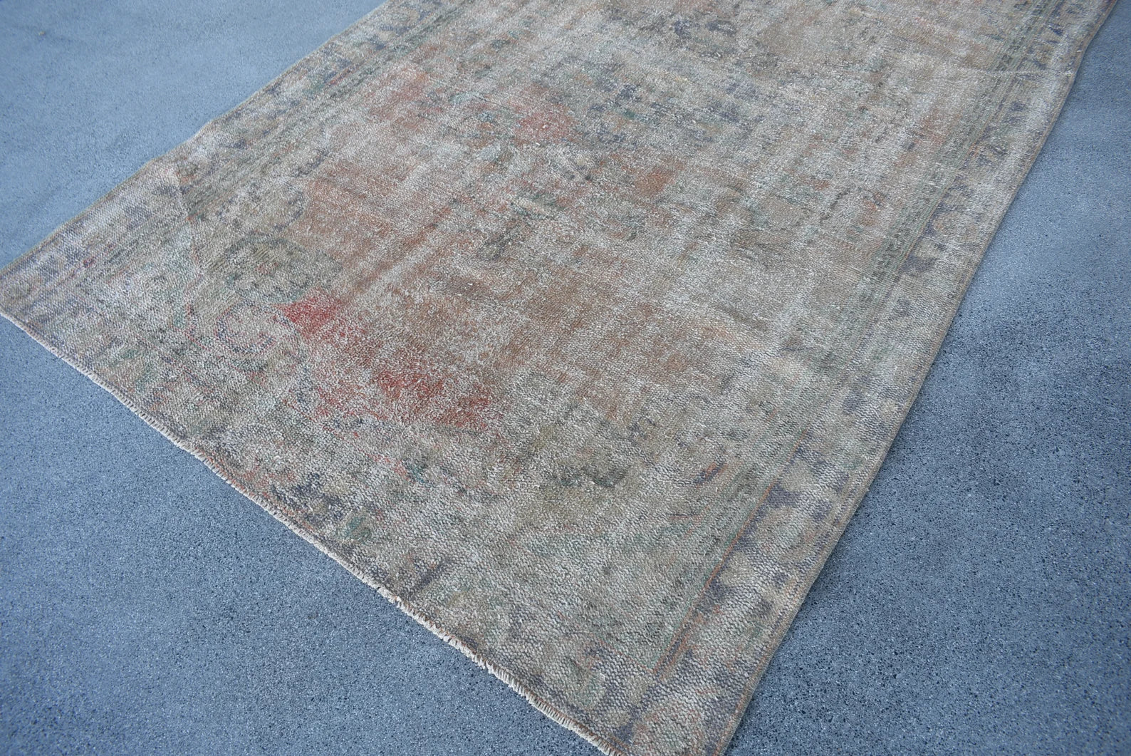 XL Vintage Turkish Accent Area Rug 5.3 x 8.8 ft
