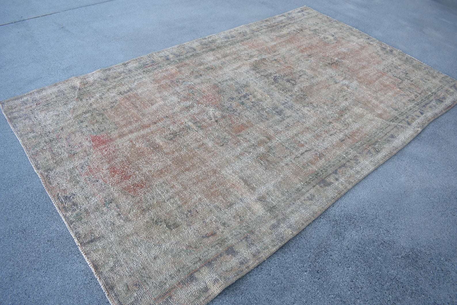 XL Vintage Turkish Accent Area Rug 5.3 x 8.8 ft
