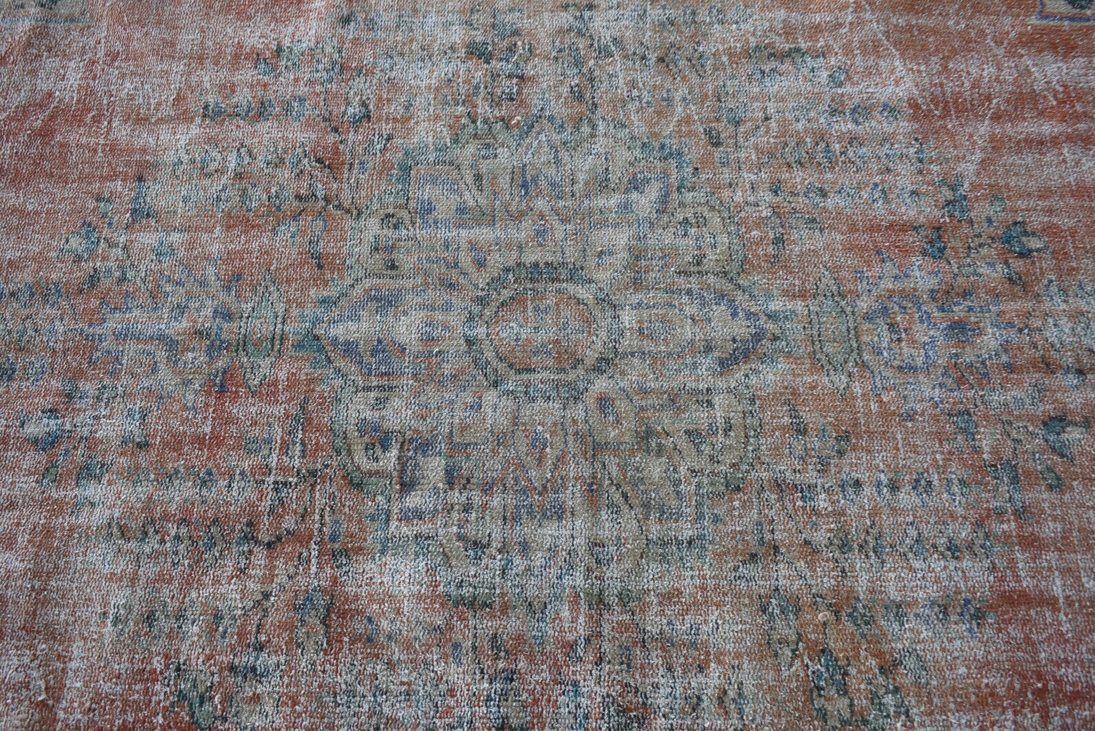 XL Vintage Turkish Accent Area Rug 5.1 x 8.8 ft