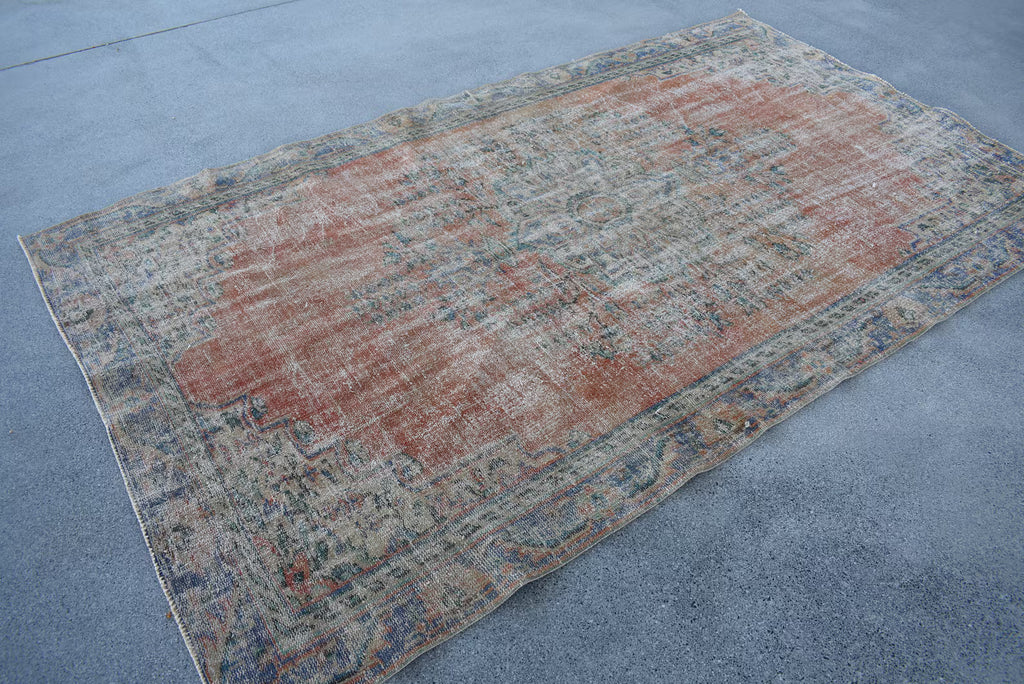 XL Vintage Turkish Accent Area Rug 5.1 x 8.8 ft