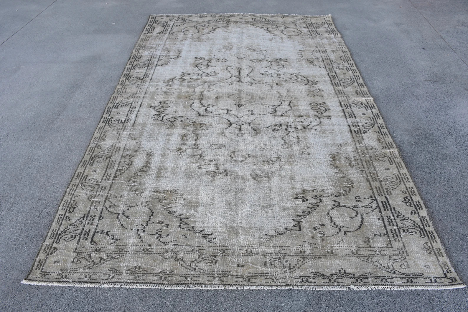 XL Vintage Turkish Accent Area Rug 5.5 x 8.6 ft