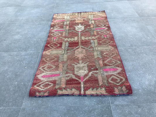 Vintage Turkish Accent Area rug 2.4 x 4.4 ft