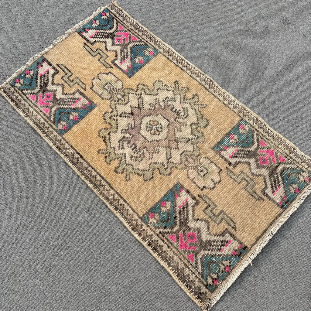 Vintage Turkish Mini Rug 1.6 x 2.8 ft