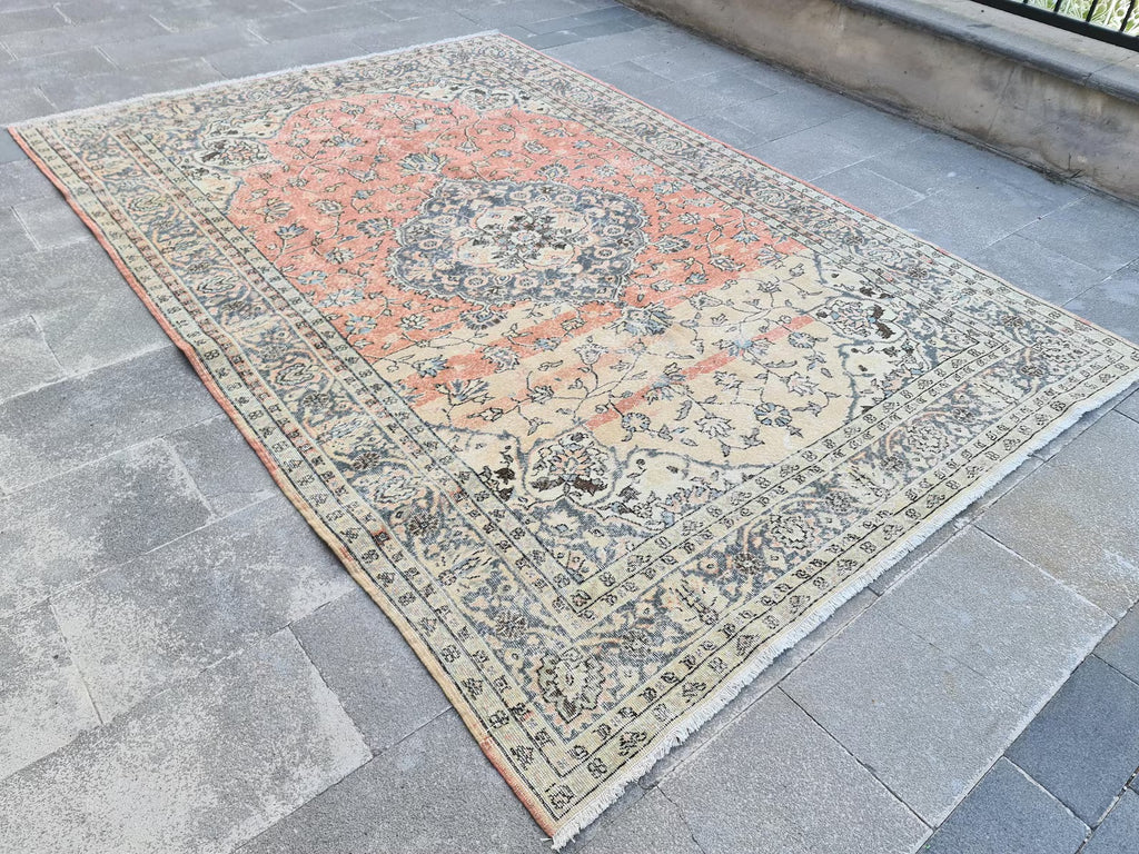 XL Vintage Turkish Accent Area Rug 6.5 x 9.6 ft
