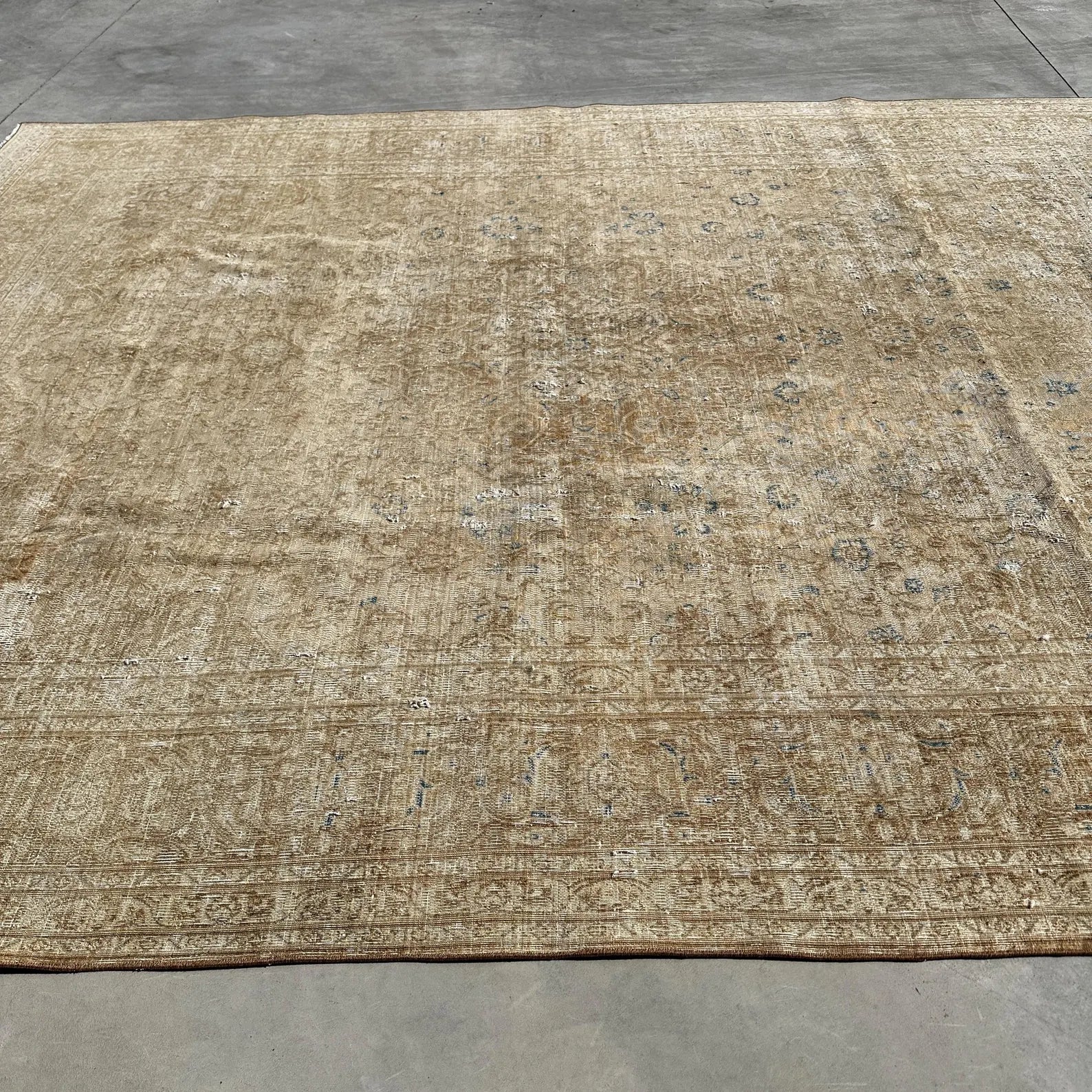 XL Vintage Turkish Accent Area Rug 9.7 x 12.4 ft