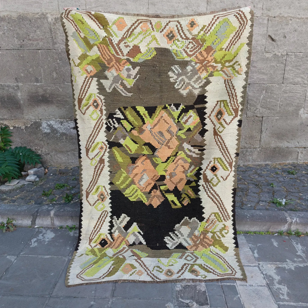 Vintage Turkish Accent Area rug 4.5 x 7.4 ft