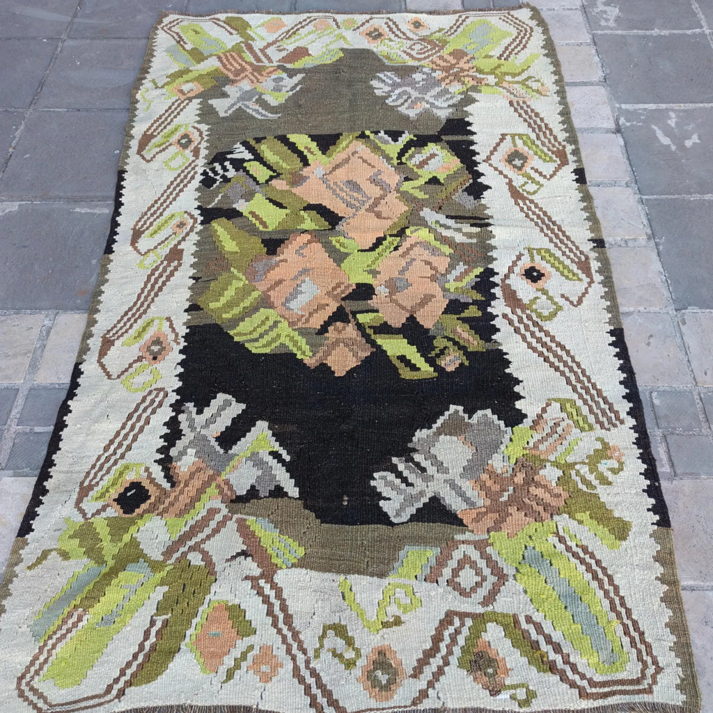 Vintage Turkish Accent Area rug 4.5 x 7.4 ft