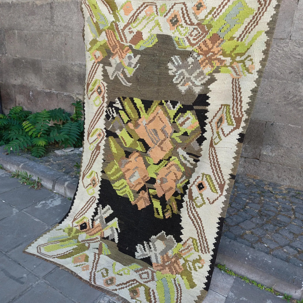 Vintage Turkish Accent Area rug 4.5 x 7.4 ft