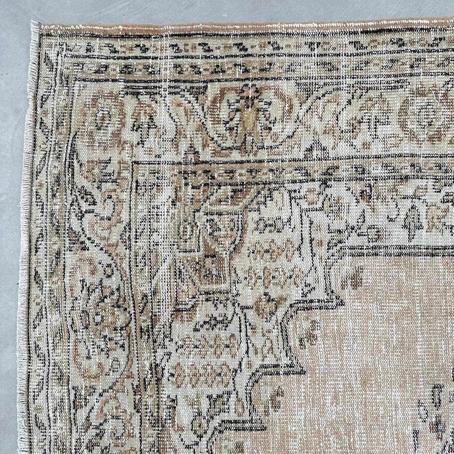 XL Vintage Turkish Accent Area Rug 6.2 x 9.7 ft