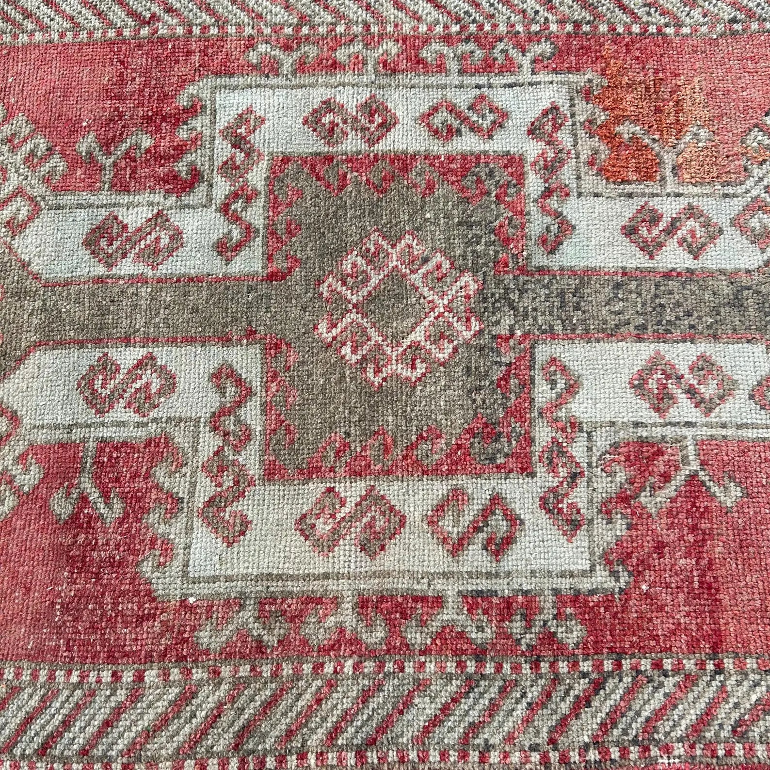 Vintage Turkish Accent Area Rug 3.1 x 6.1 ft