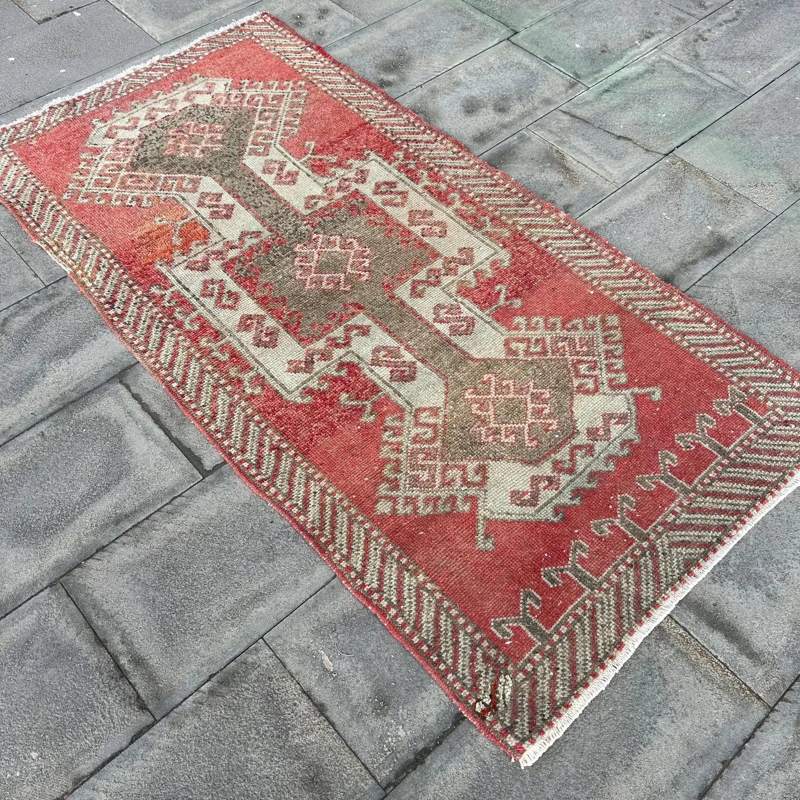 Vintage Turkish Accent Area Rug 3.1 x 6.1 ft