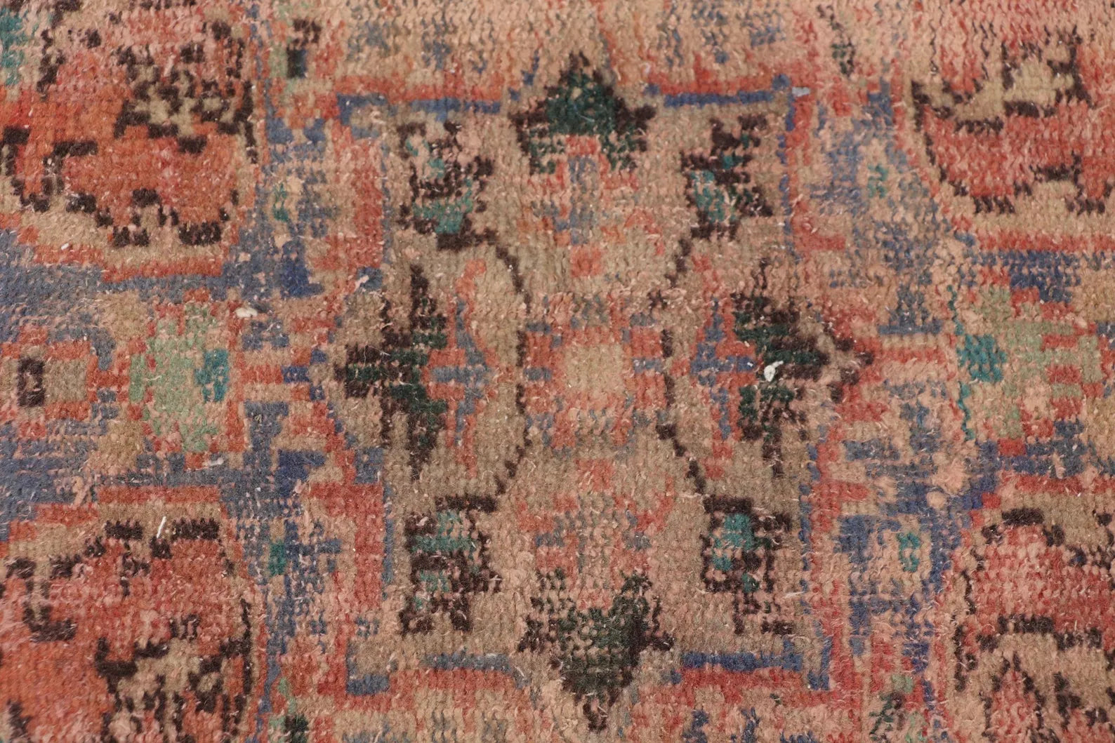 XL Vintage Turkish Accent Area Rug 5.2 x 8.8 ft