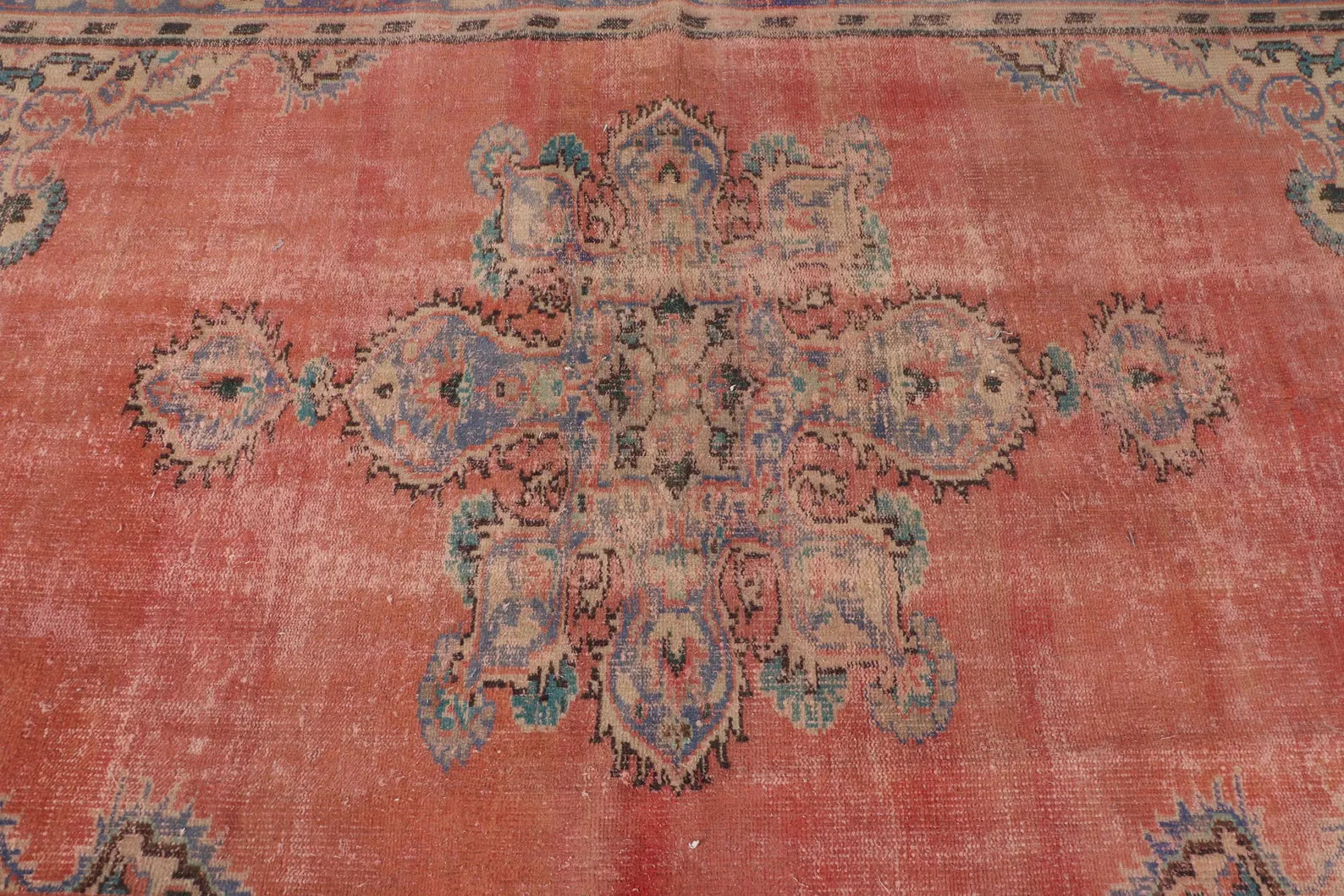 XL Vintage Turkish Accent Area Rug 5.2 x 8.8 ft