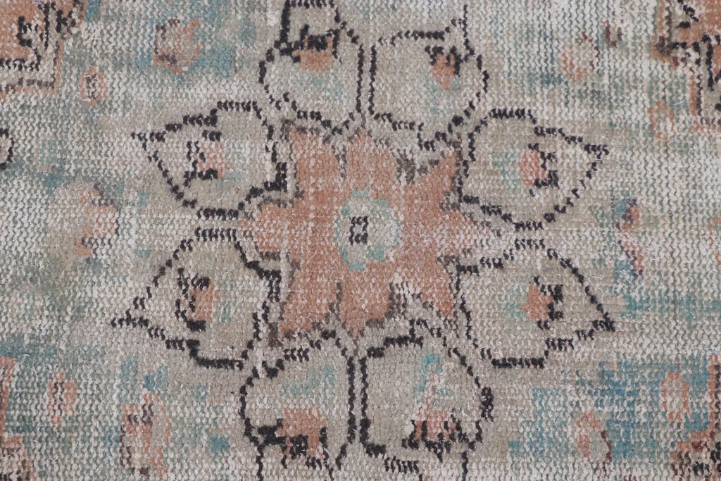 XL Vintage Turkish Accent Area Rug 6 x 8.9 ft