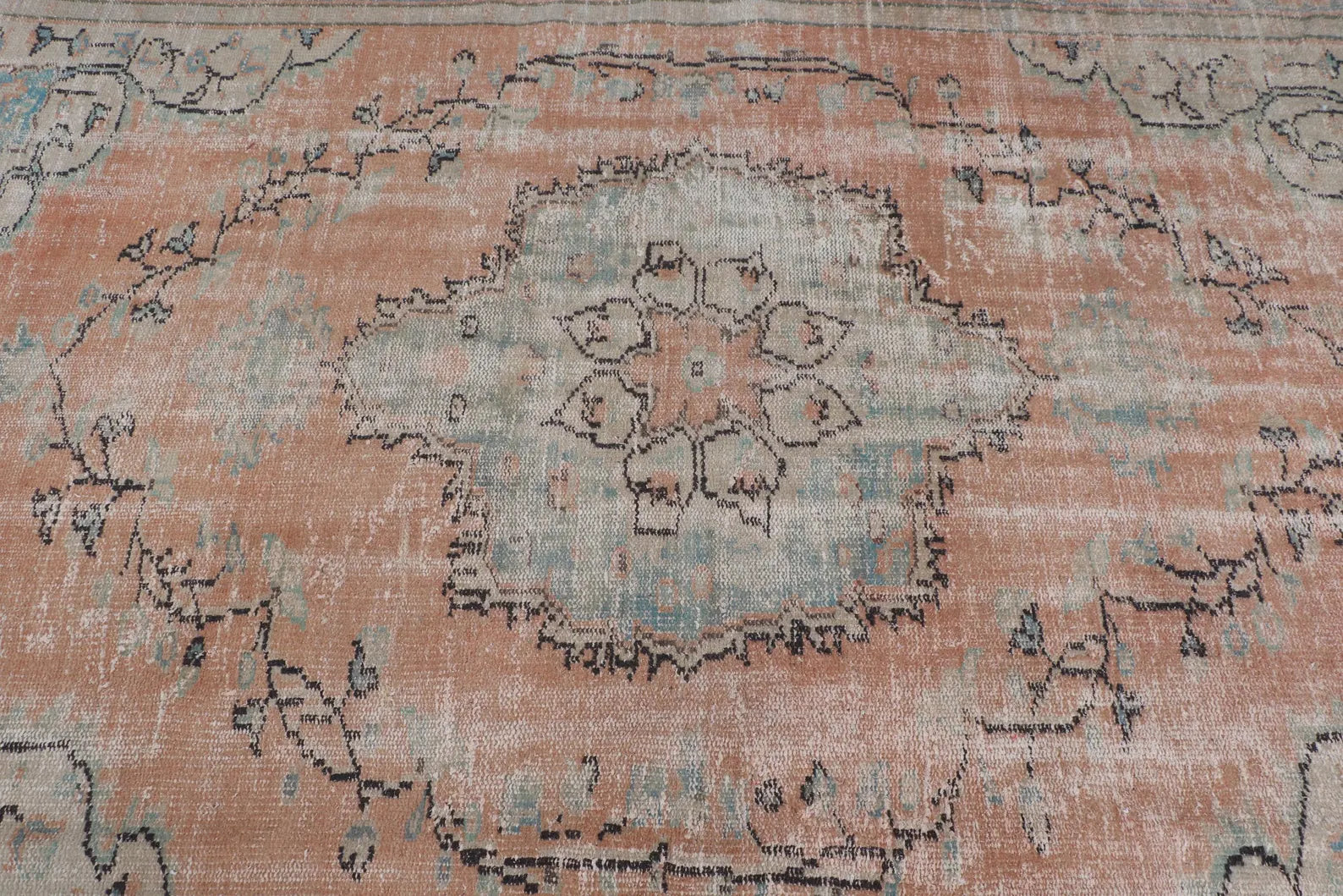 XL Vintage Turkish Accent Area Rug 6 x 8.9 ft