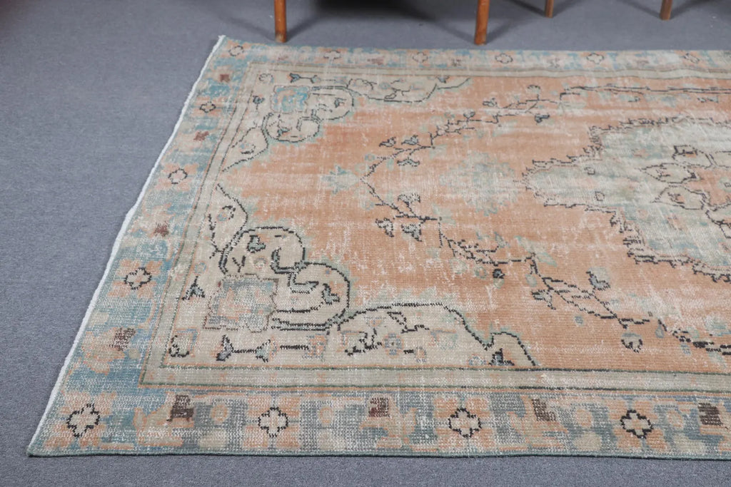 XL Vintage Turkish Accent Area Rug 6 x 8.9 ft