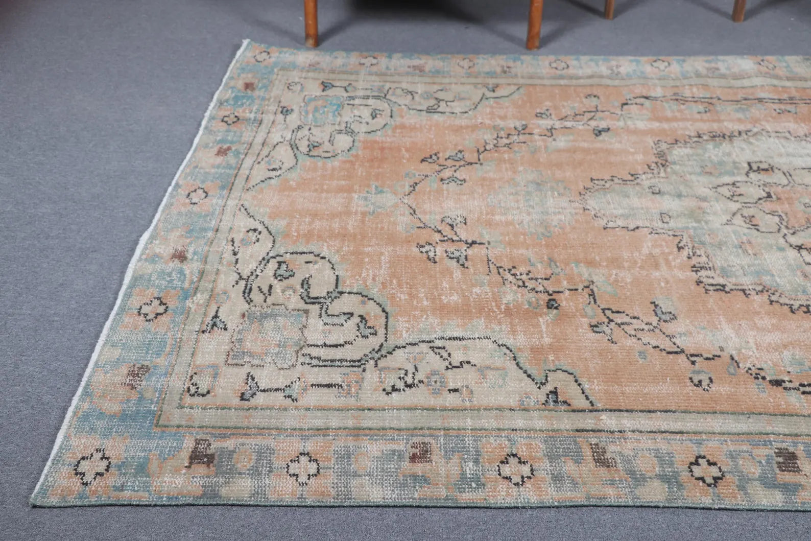 XL Vintage Turkish Accent Area Rug 6 x 8.9 ft