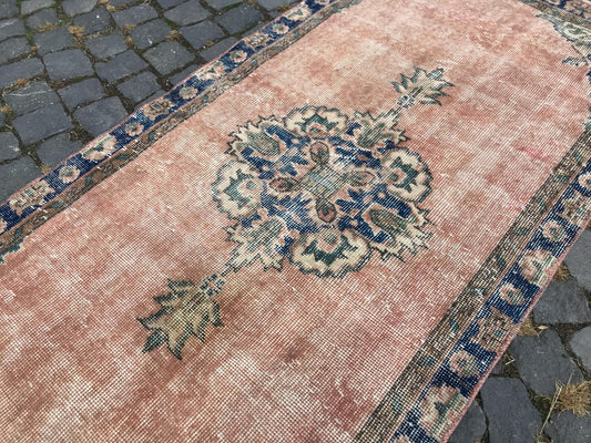 Vintage Turkish Accent Area rug 2.8 x 6.1 ft