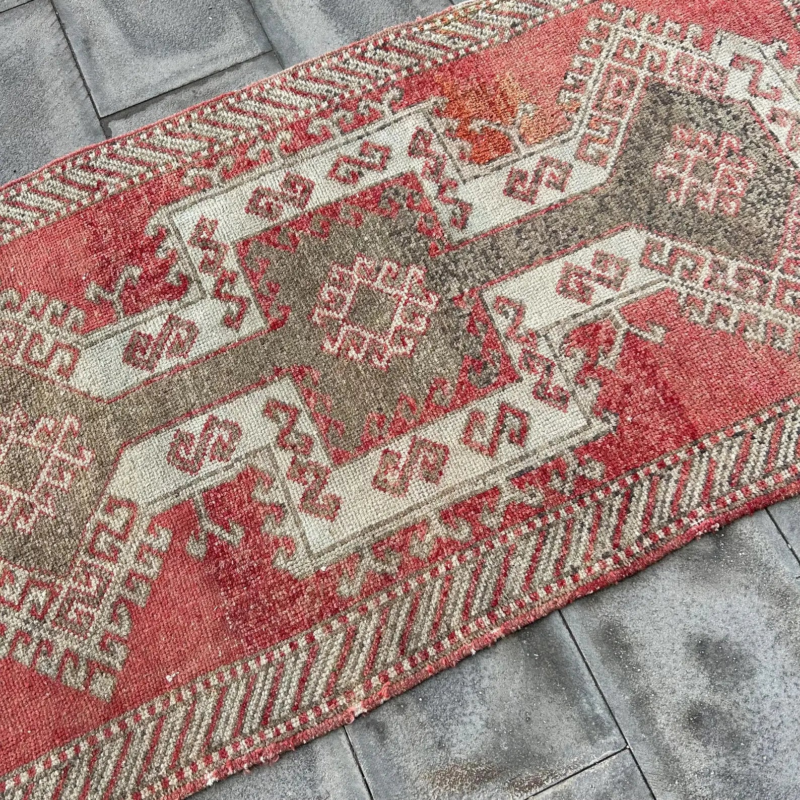 Vintage Turkish Accent Area Rug 3.1 x 6.1 ft