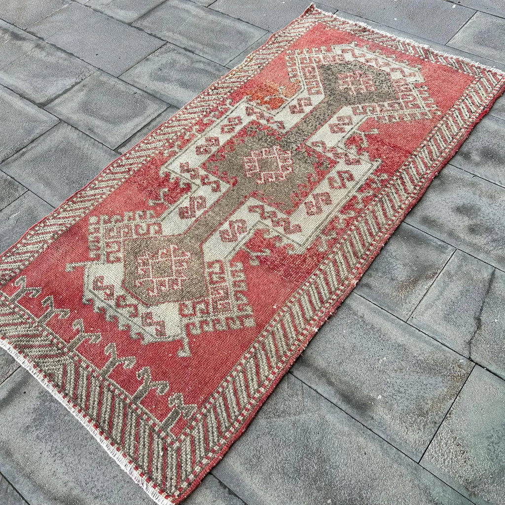 Vintage Turkish Accent Area Rug 3.1 x 6.1 ft