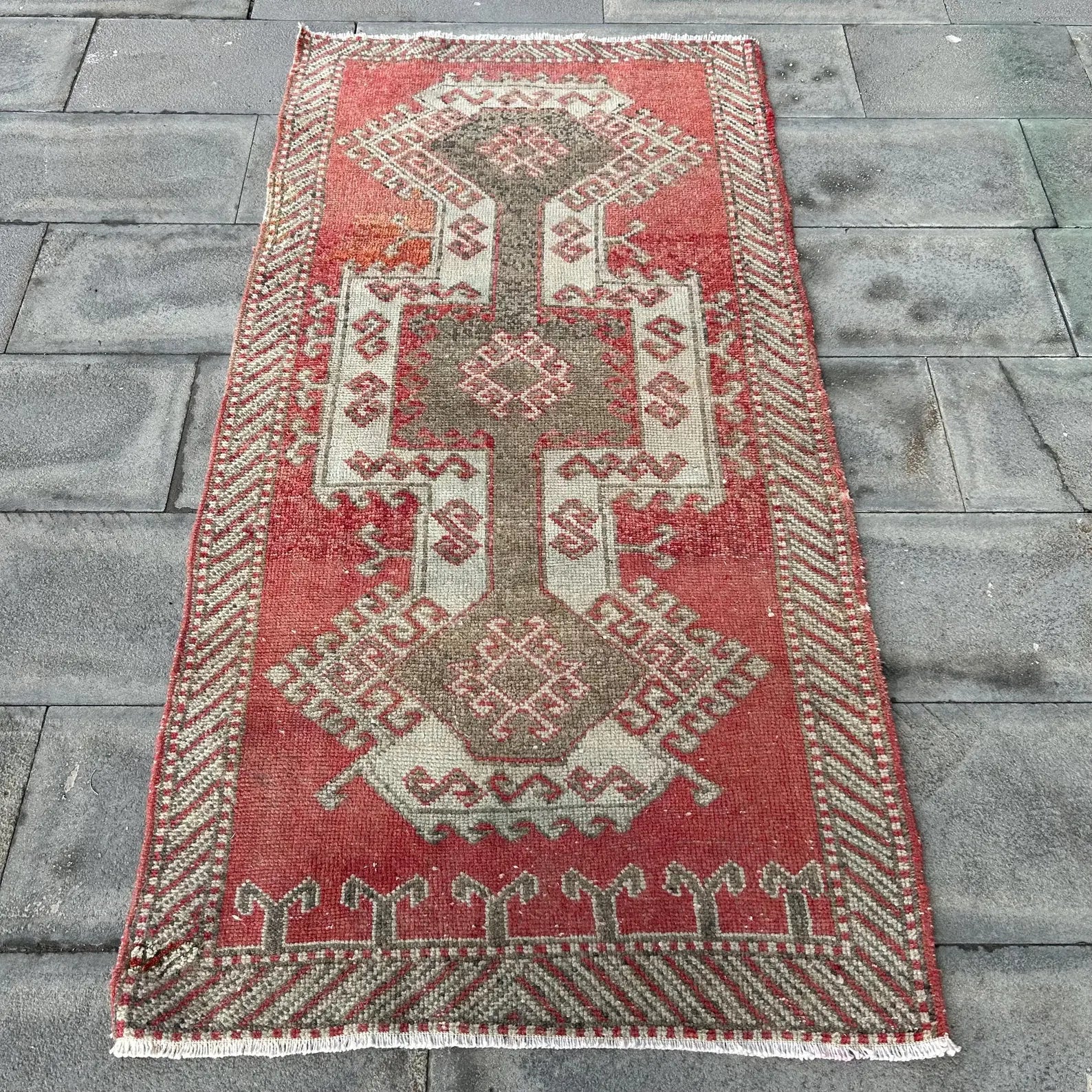 Vintage Turkish Accent Area Rug 3.1 x 6.1 ft