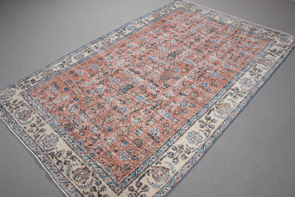 Vintage Turkish Accent Area rug 4.9 x 7.7 ft