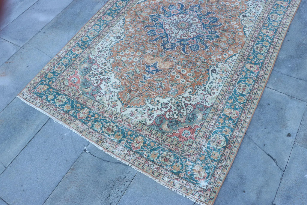 Vintage Turkish Accent Area rug 4.2 x 6.4 ft