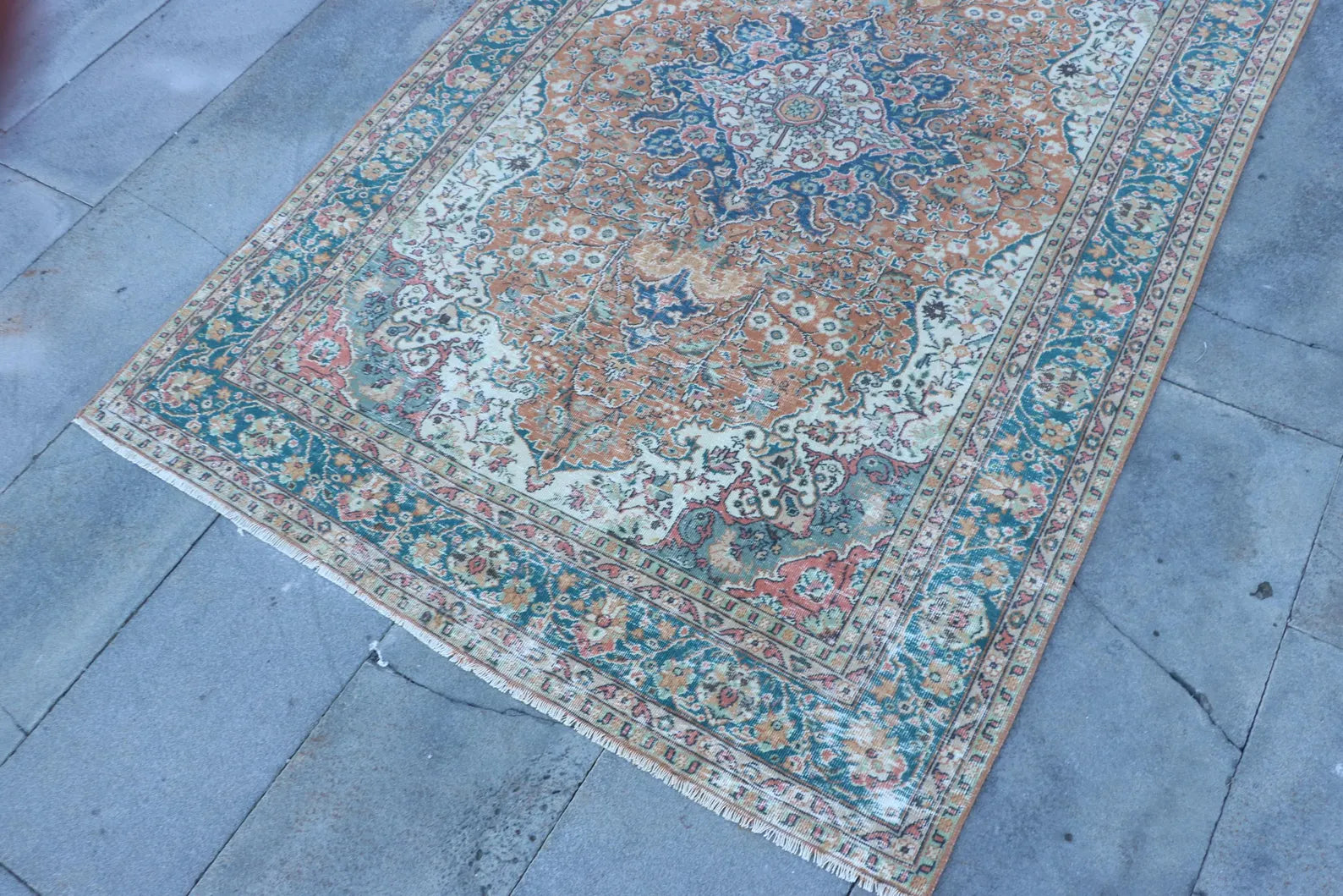 Vintage Turkish Accent Area rug 4.2 x 6.4 ft