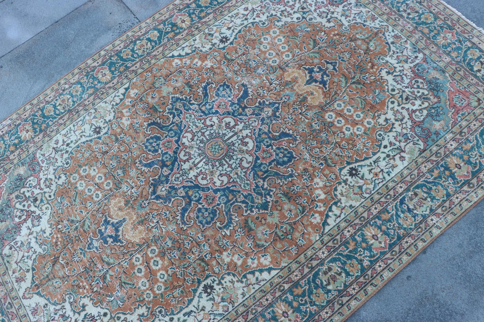 Vintage Turkish Accent Area rug 4.2 x 6.4 ft