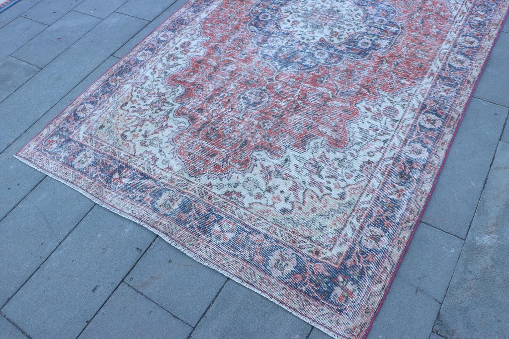 XL Vintage Turkish Accent Area Rug 5.2 x 9 ft