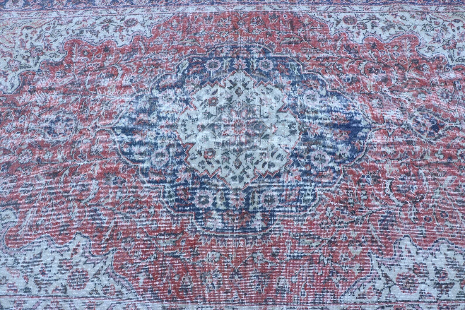 XL Vintage Turkish Accent Area Rug 5.2 x 9 ft