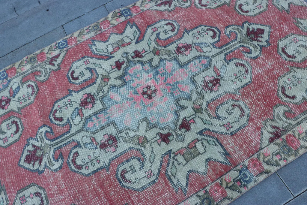 Vintage Turkish Accent Area rug 4.2 x 6.9 ft